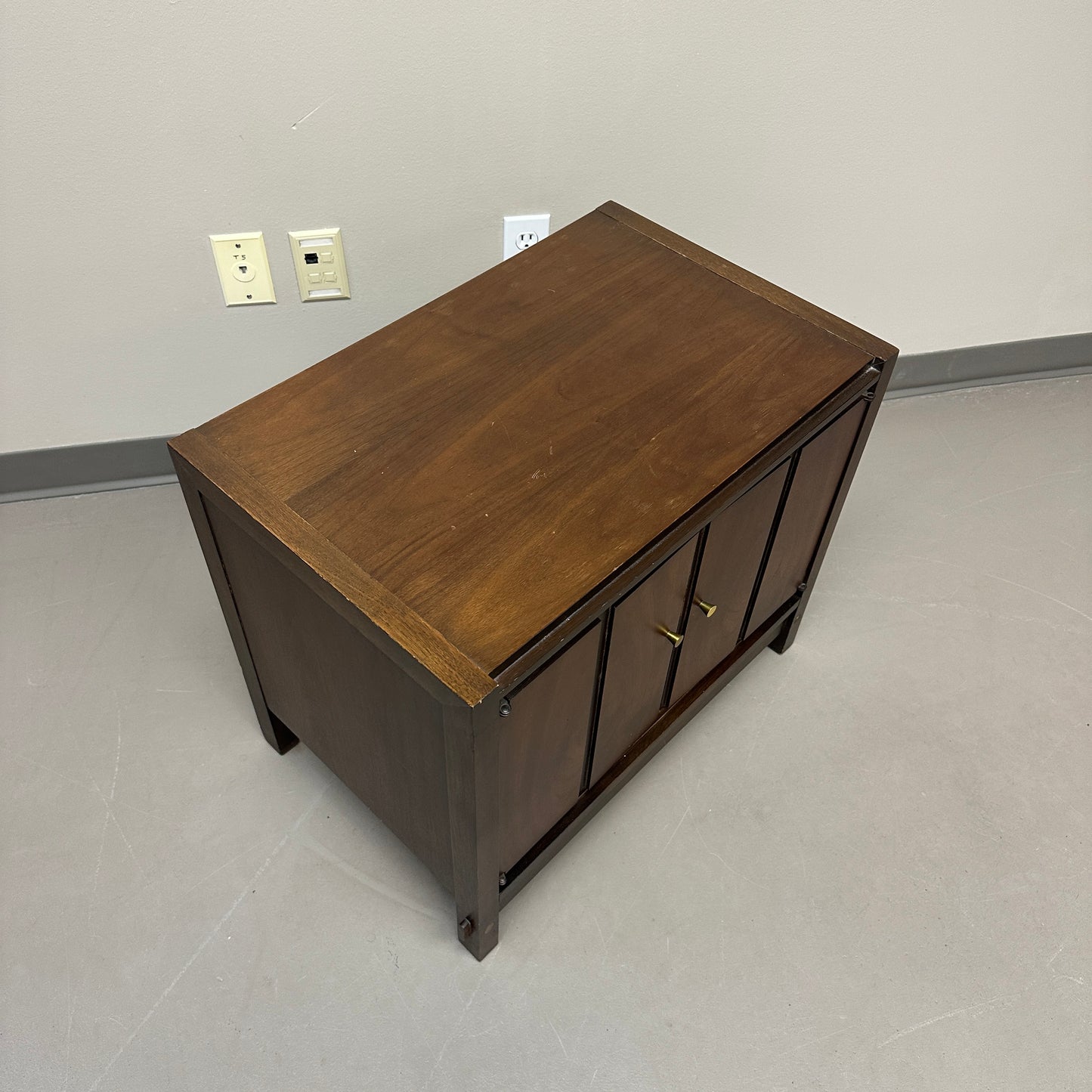 1960s Mid-Century Modern Nightstand
