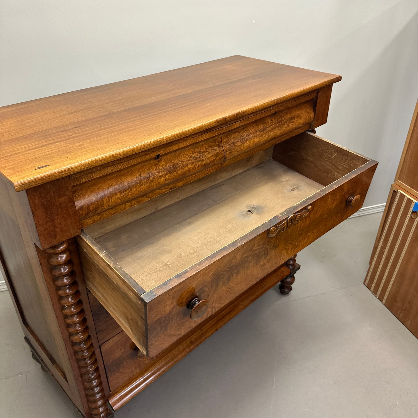 Antique Victorian Mahogany Chest of Drawers