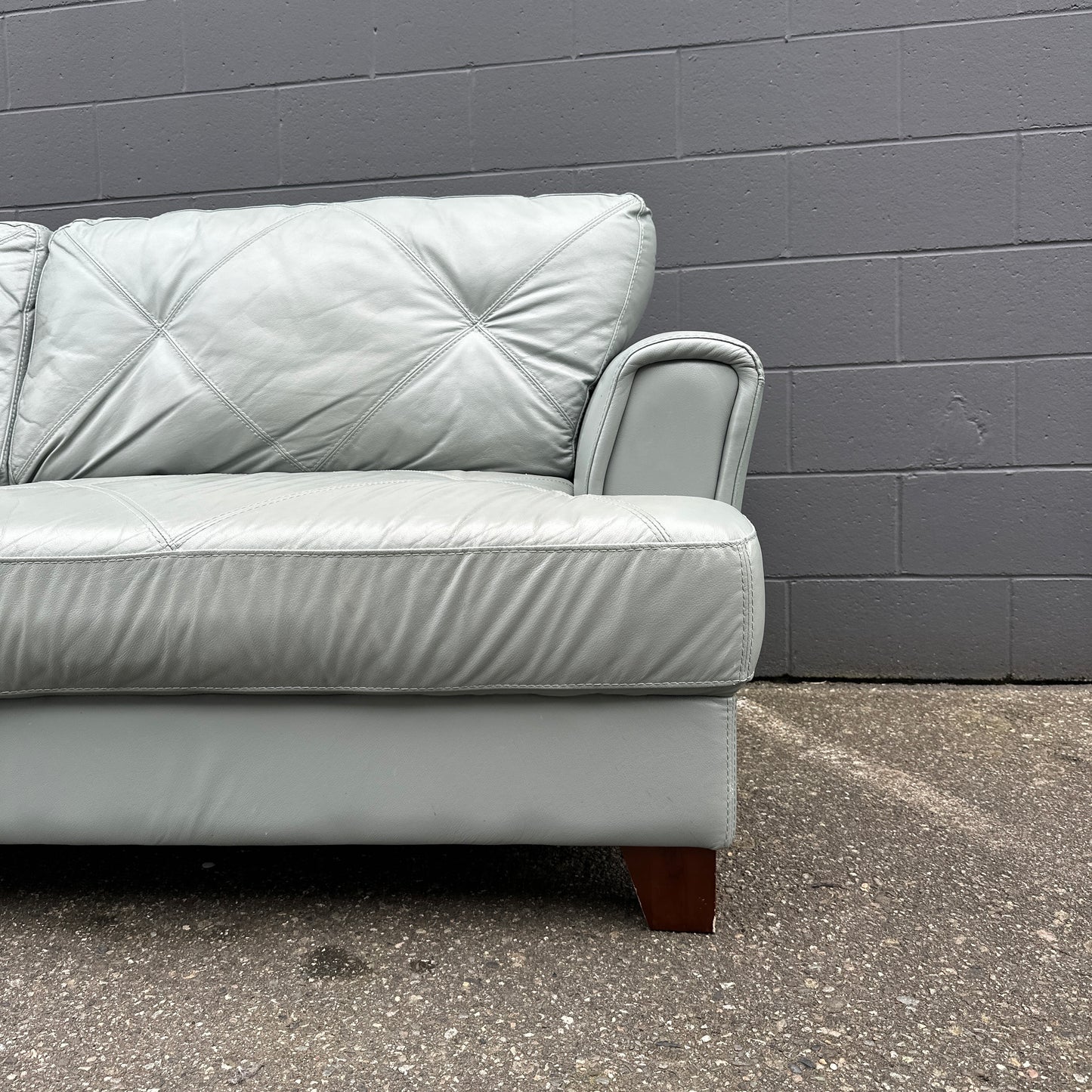 Chateau d'Ax Vita Leather Sofa