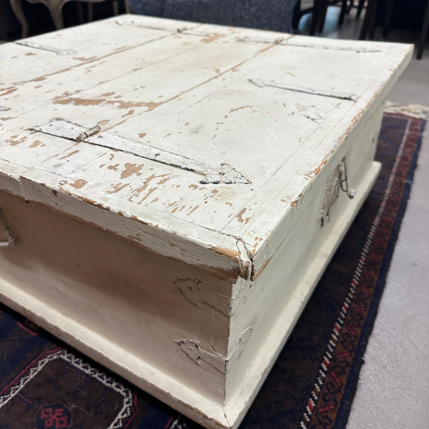 White Shabby Chic Wood Coffee Table