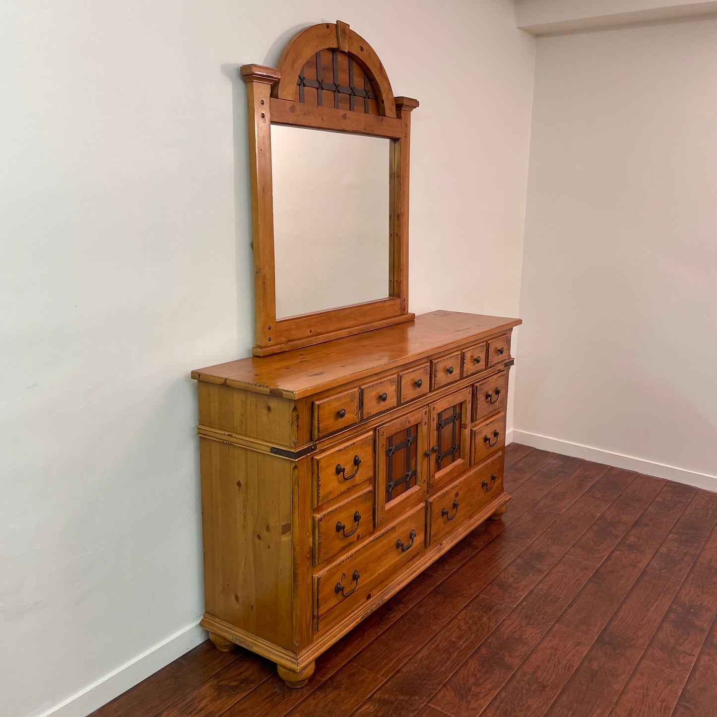 Rustic Solid Pine 8 Drawers Dresser w/ Mirror