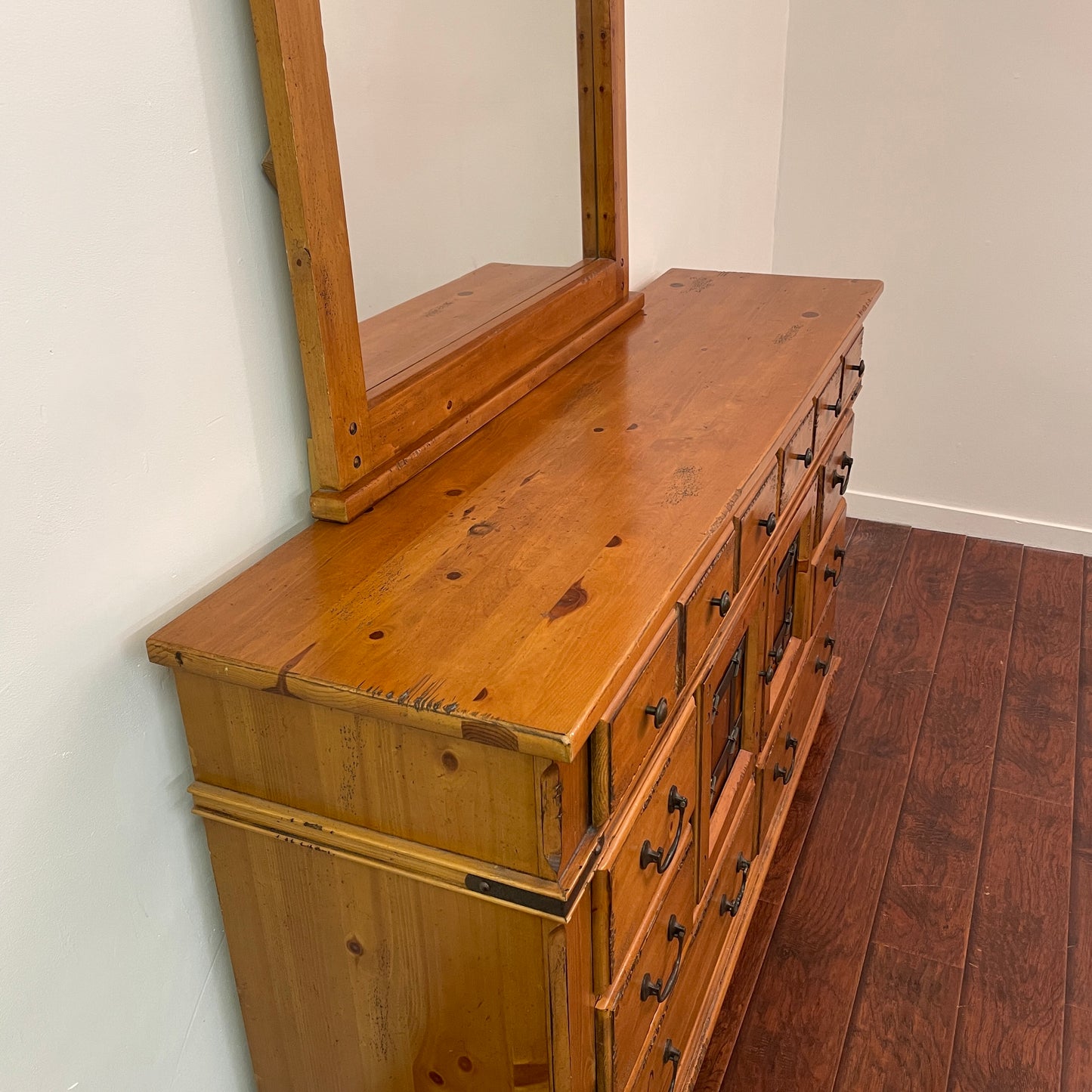 Rustic Solid Pine 8 Drawers Dresser w/ Mirror