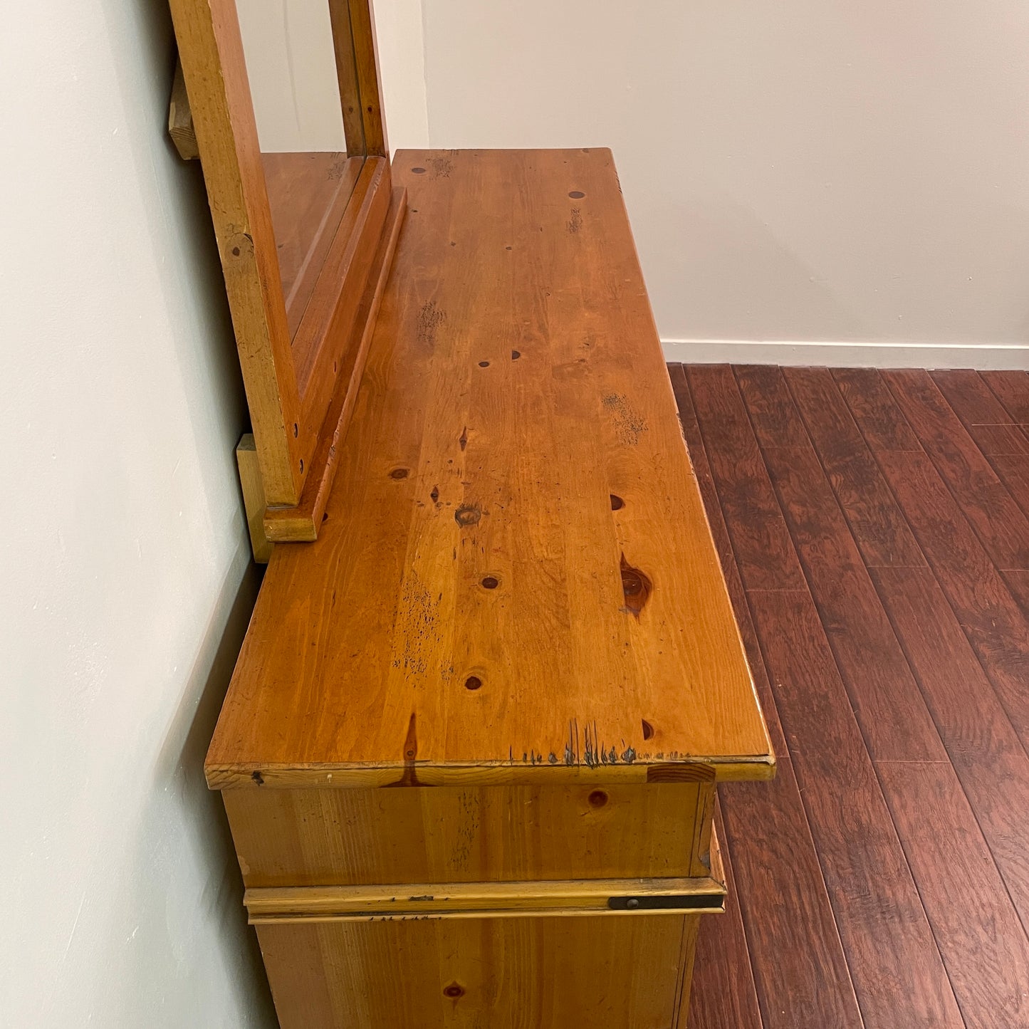 Rustic Solid Pine 8 Drawers Dresser w/ Mirror