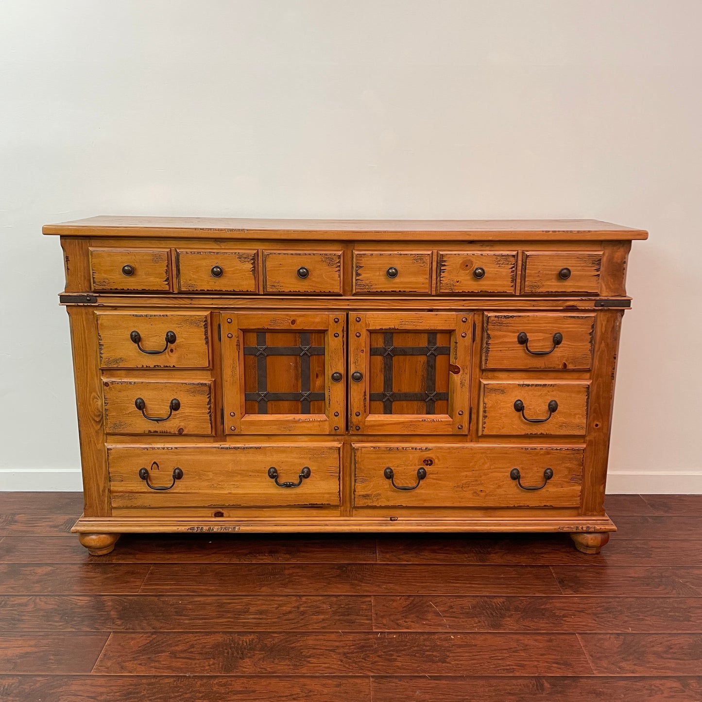 Rustic Solid Pine 8 Drawers Dresser