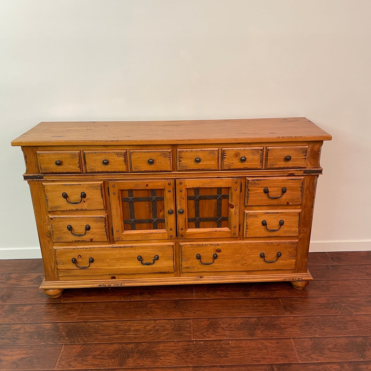 Rustic Solid Pine 8 Drawers Dresser