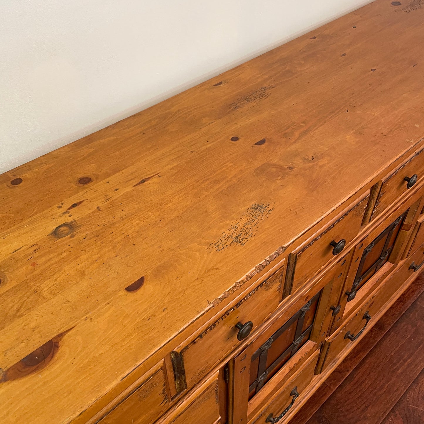 Rustic Solid Pine 8 Drawers Dresser