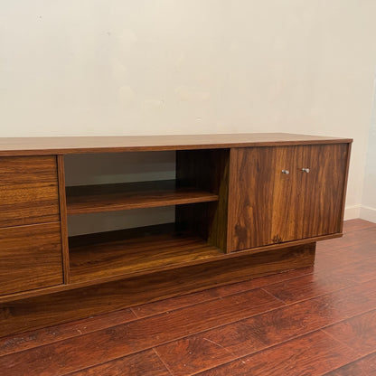 1970's Vintage TV Stand