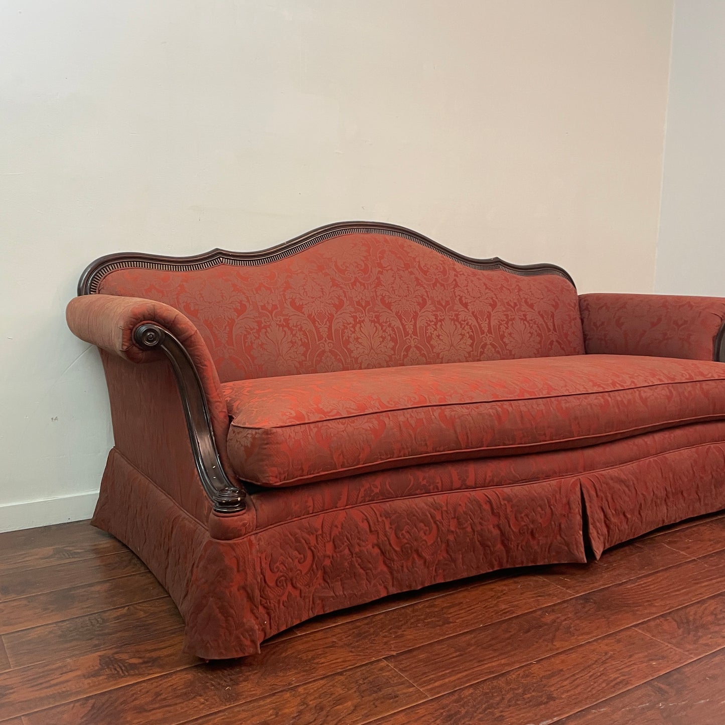 Replica Antique Grand Sofa