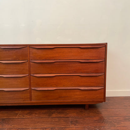 Mid Century Modern Teak 6 Drawers Dresser