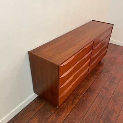 Mid Century Modern Teak 6 Drawers Dresser