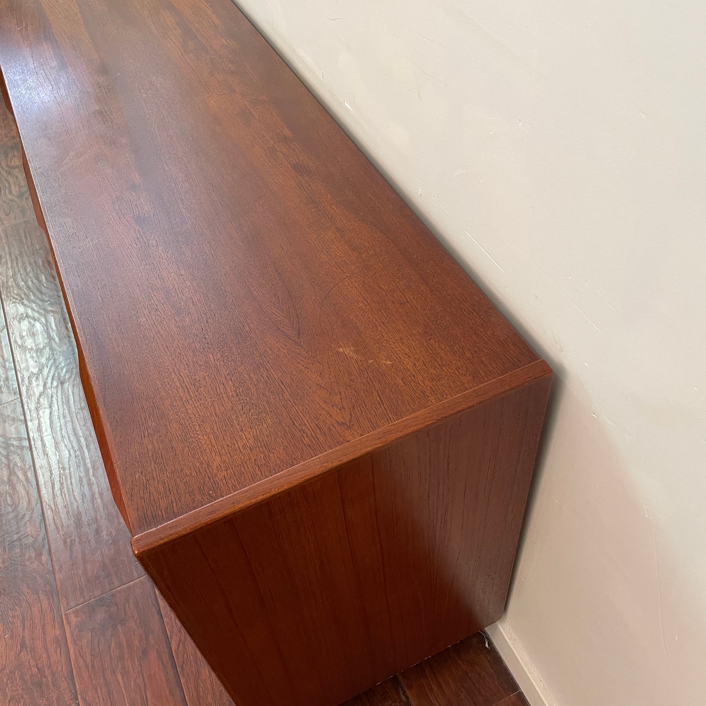 Mid Century Modern Teak 6 Drawers Dresser