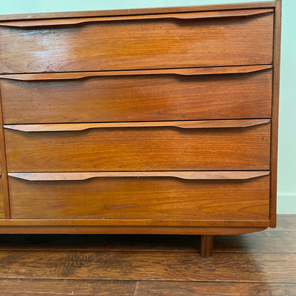 Mid Century Modern Teak 6 Drawers Dresser