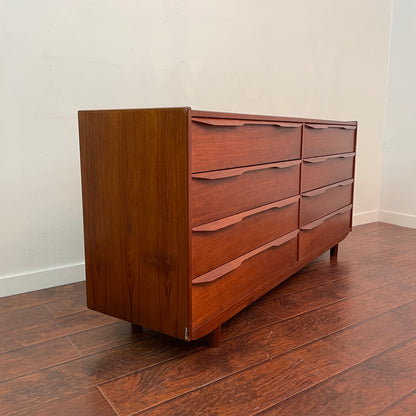 Mid Century Modern Teak 6 Drawers Dresser