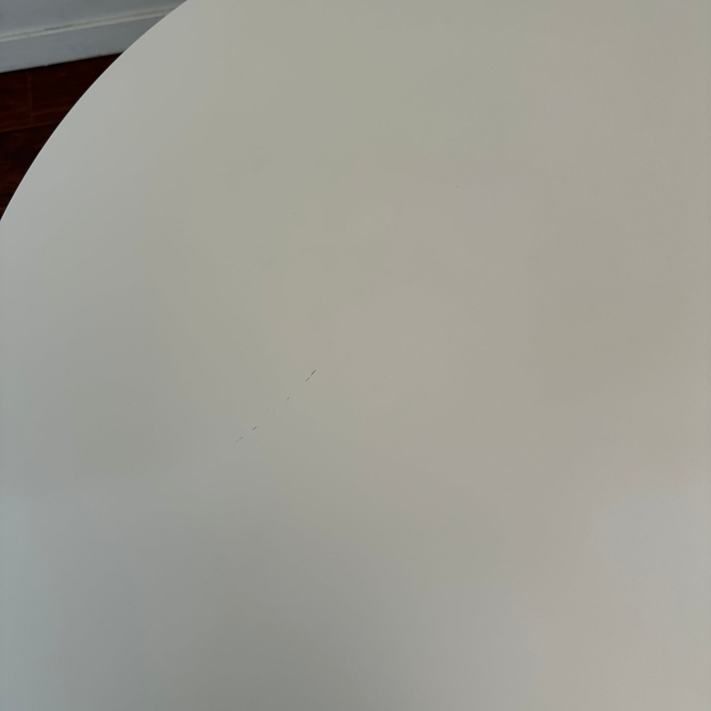 White Round Pedestal Dining Table