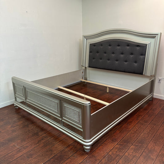 Coralayne Panel Bed - King