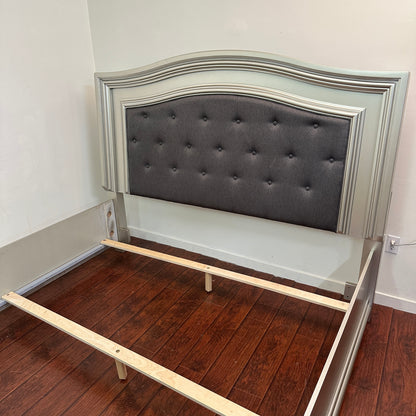 Coralayne Panel Bed - King