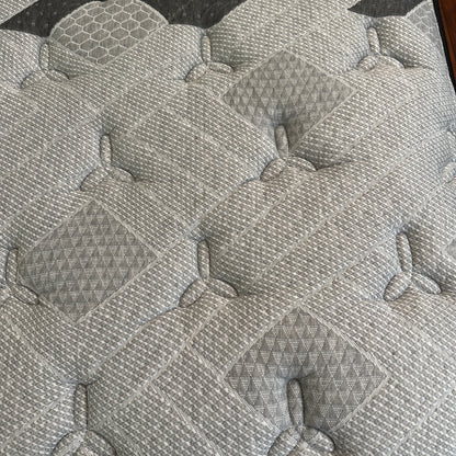 Juararo Queen Bed with Beautyrest Mattress