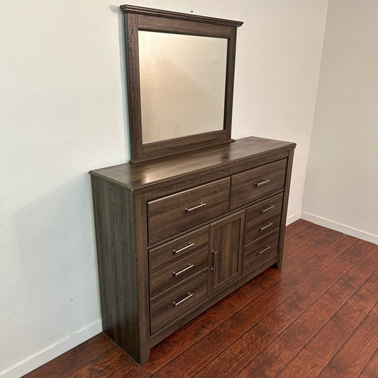 Juararo Dresser - Storage and 6 Drawers