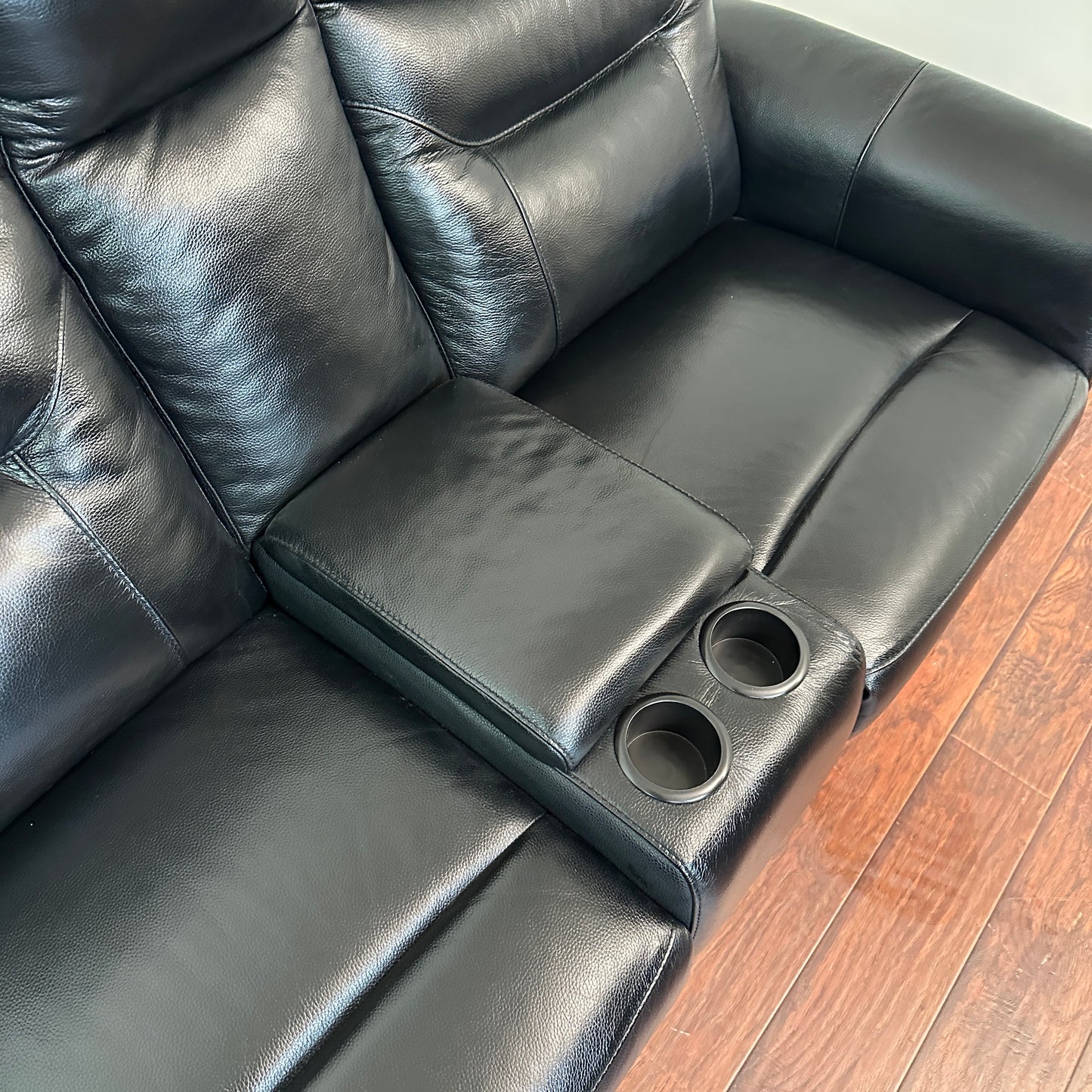 Kingsdown Leather Reclining Loveseat