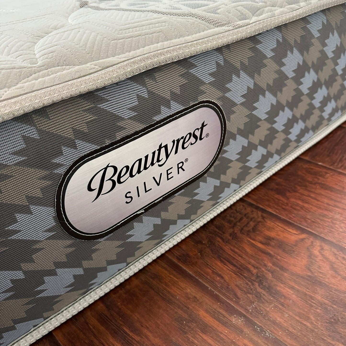 Silver BeautyRest Queen Mattress and Box Spring