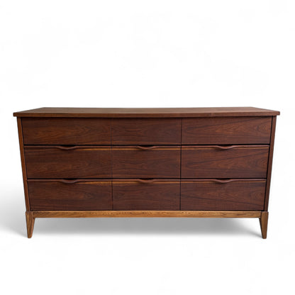 Walnut Mid-Century 9 Drawers Dresser
