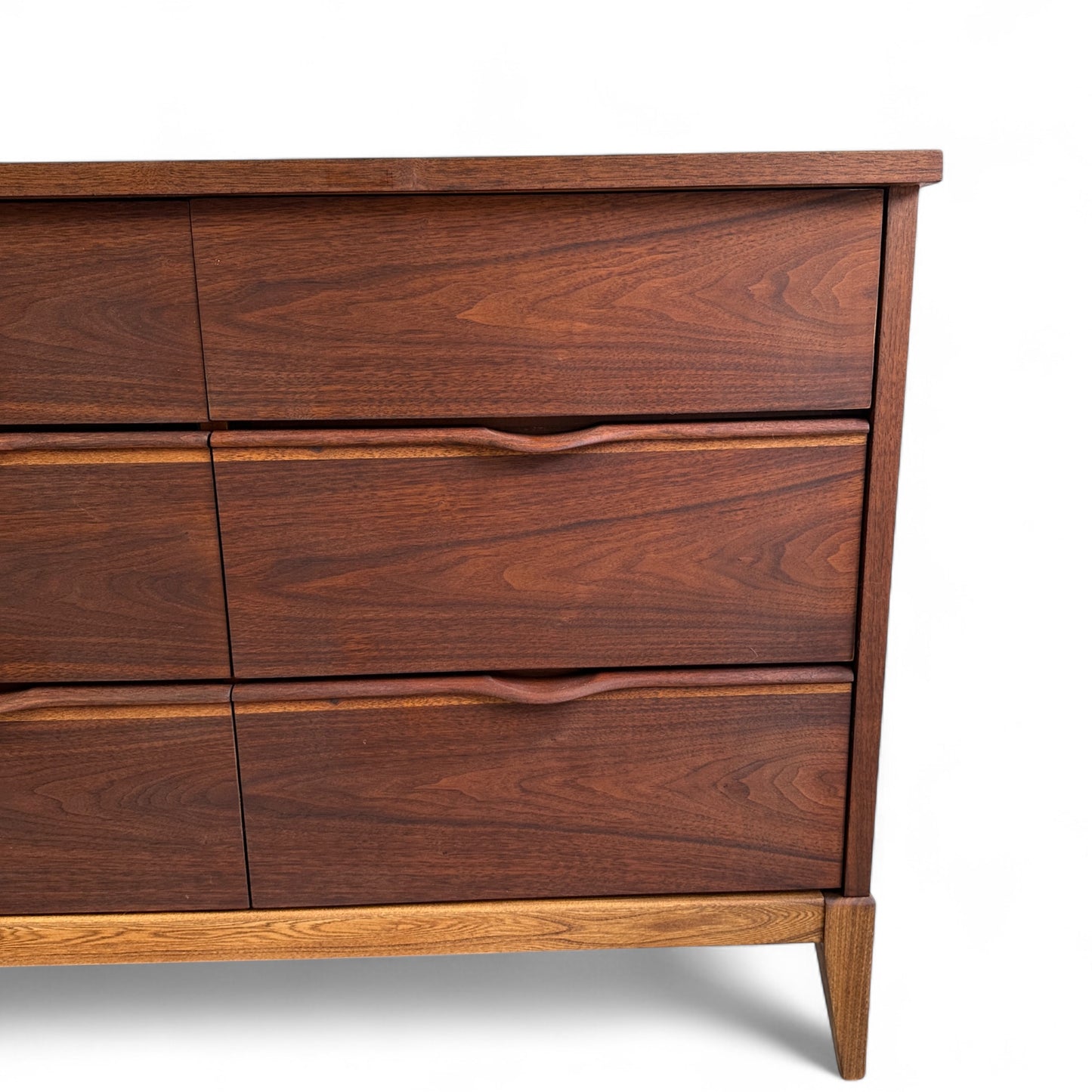 Walnut Mid-Century 9 Drawers Dresser