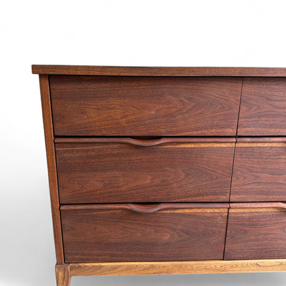 Walnut Mid-Century 9 Drawers Dresser