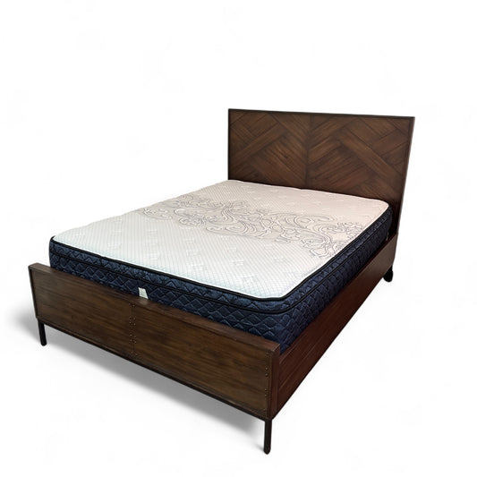 Coaster Wood Queen Size Bed with Mattress Set
