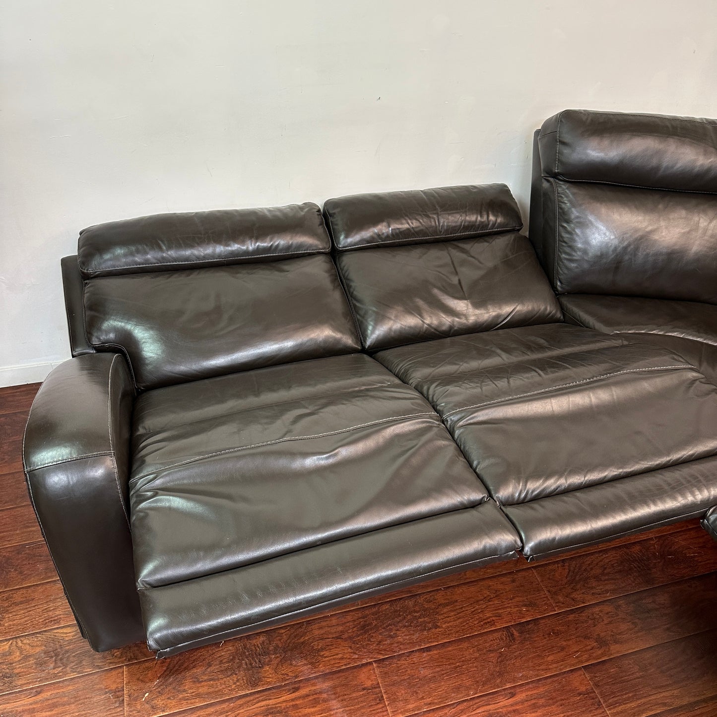 Gilman Creek 5-piece Leather Power Reclining Sectional