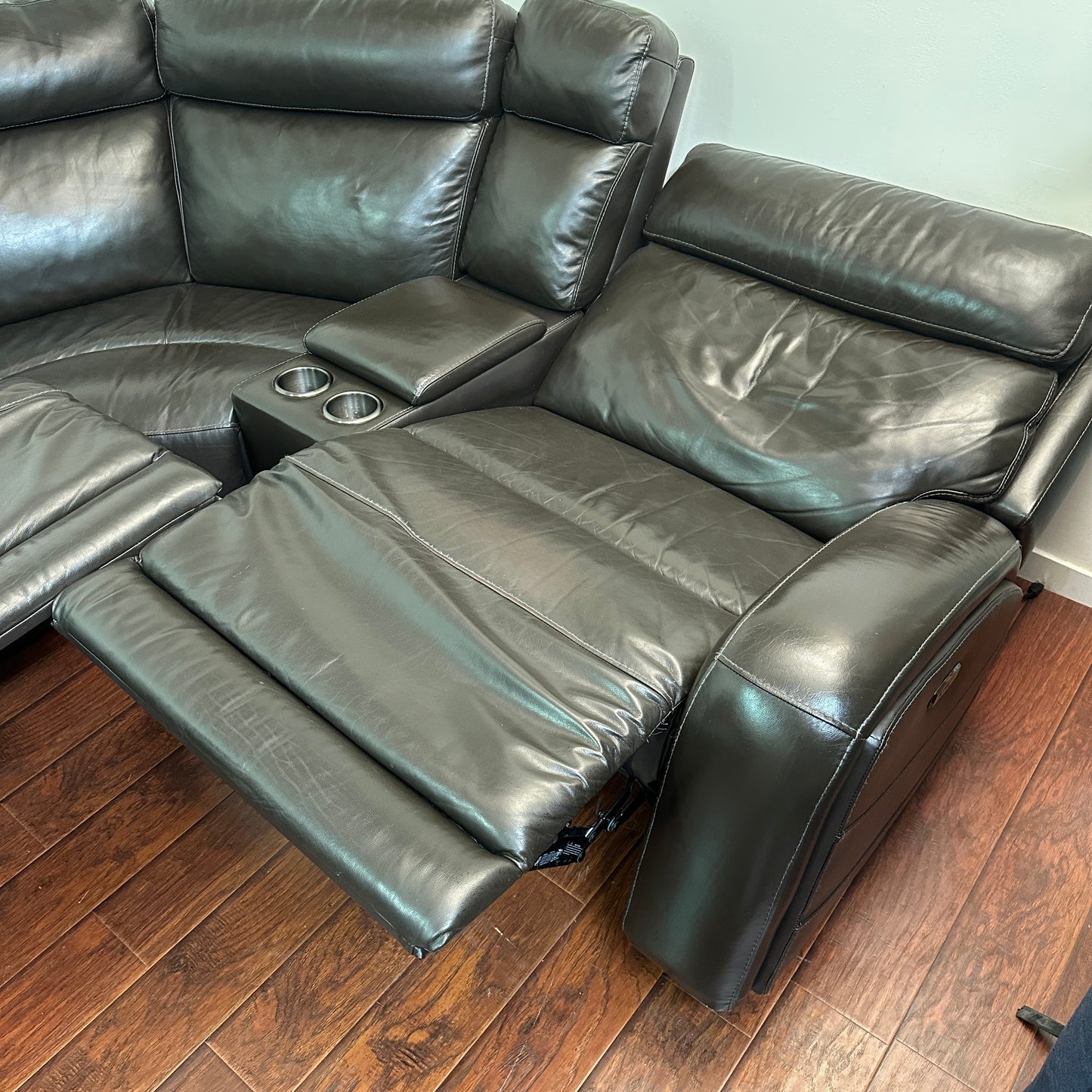 Gilman Creek 5-piece Leather Power Reclining Sectional