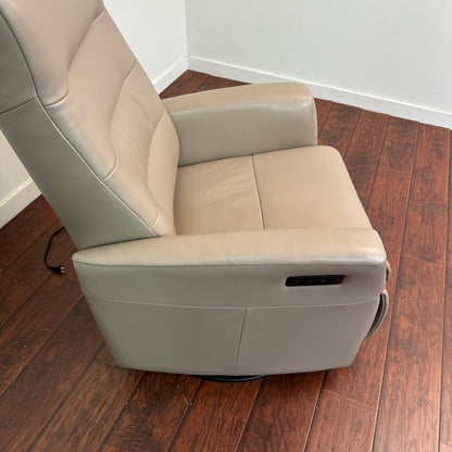 ScanDesigns Leather Power Recliner