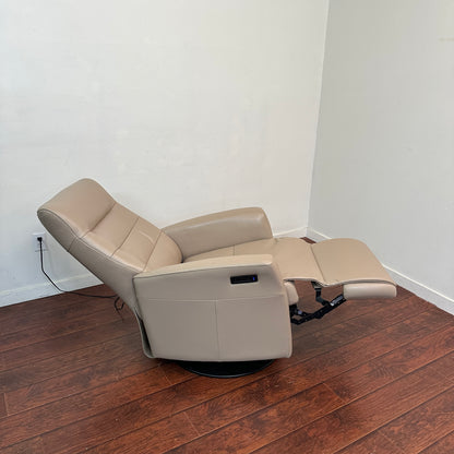 ScanDesigns Leather Power Recliner