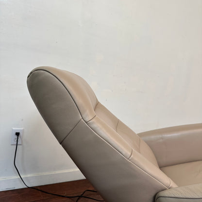 ScanDesigns Leather Power Recliner