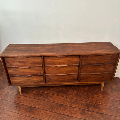 Walnut Mid-Century Nine Drawers Dresser