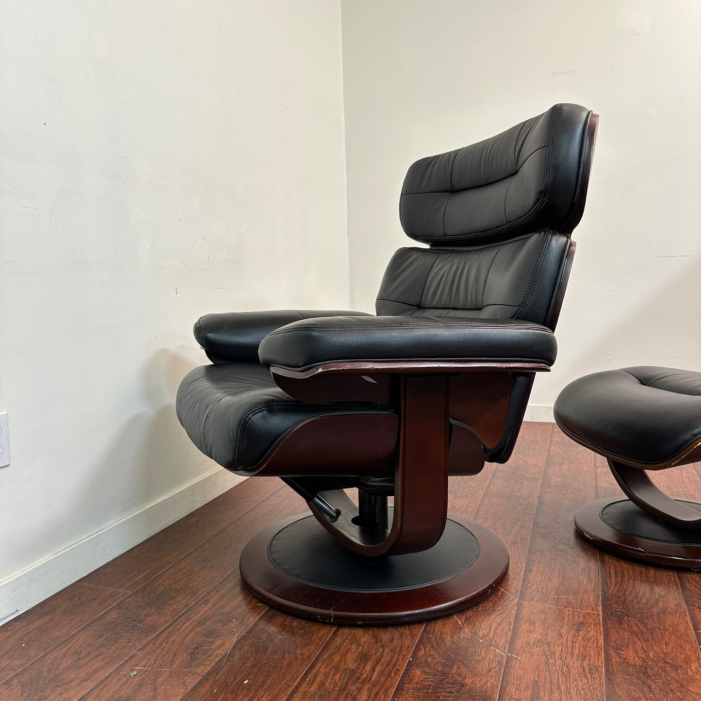 Black Eames Replica Recliner Chair with Ottoman