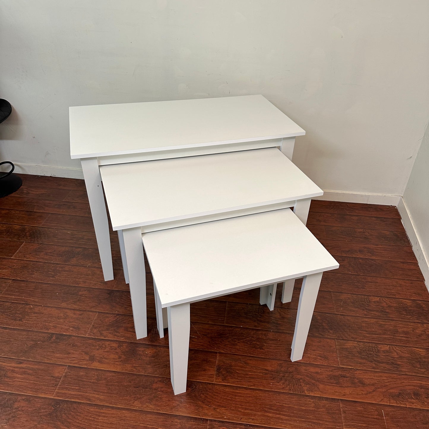 White 3-piece Nesting Tables (dining)
