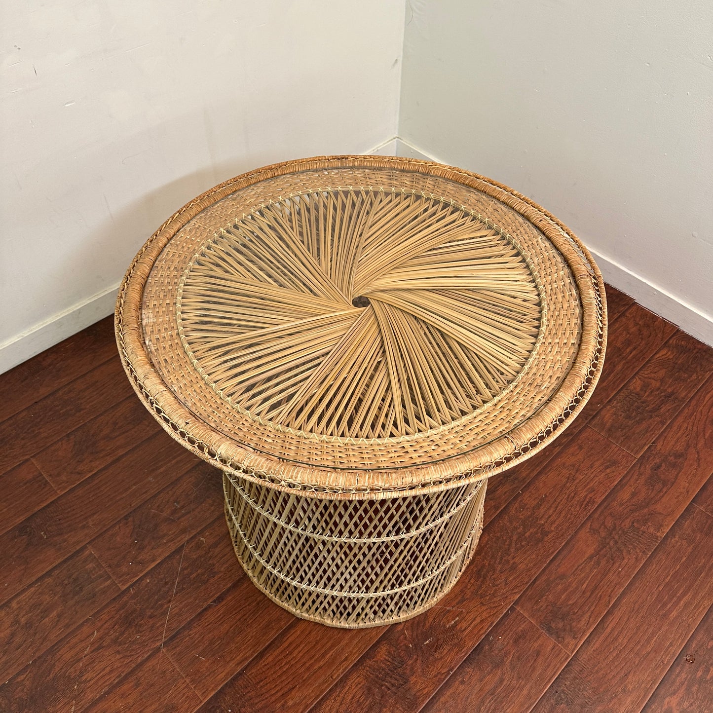 Mid 20th Century Wicker Round Table