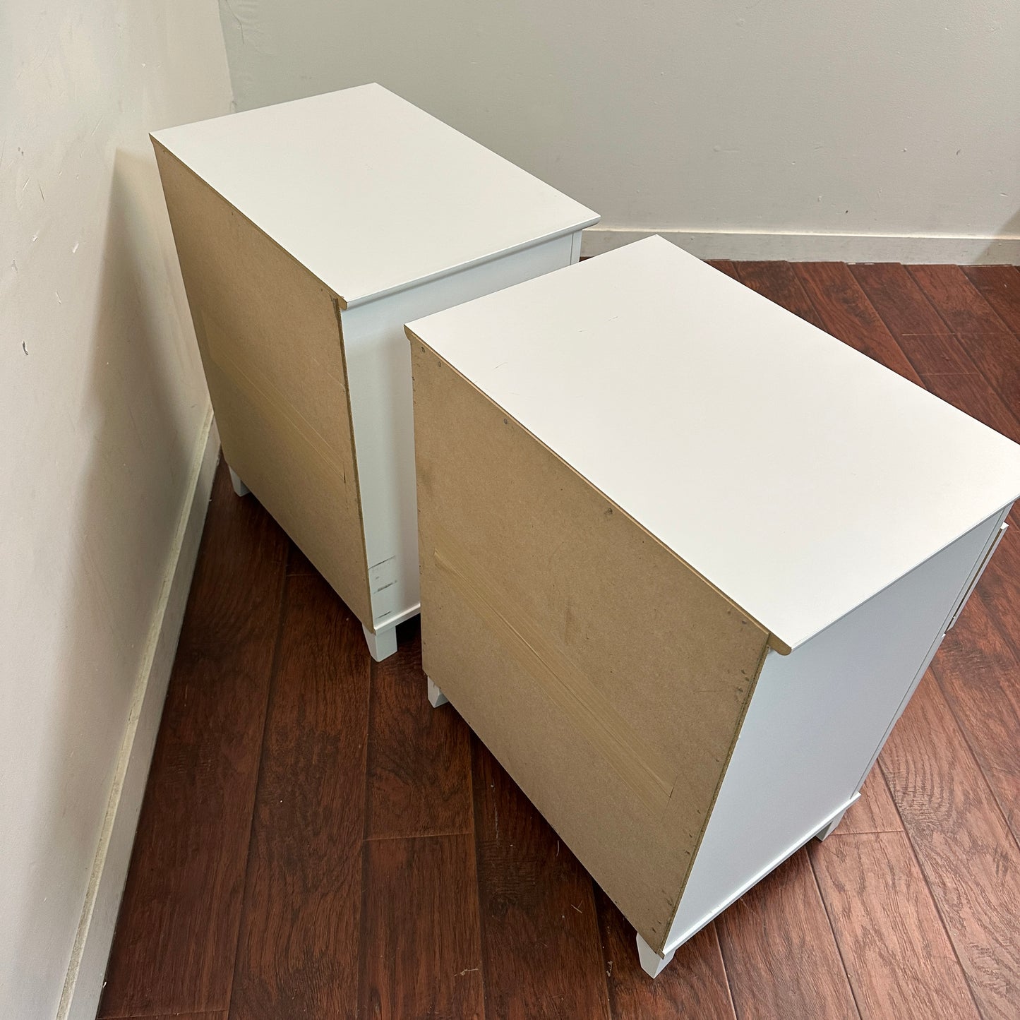 White 2-Drawers Nightstand (x2)
