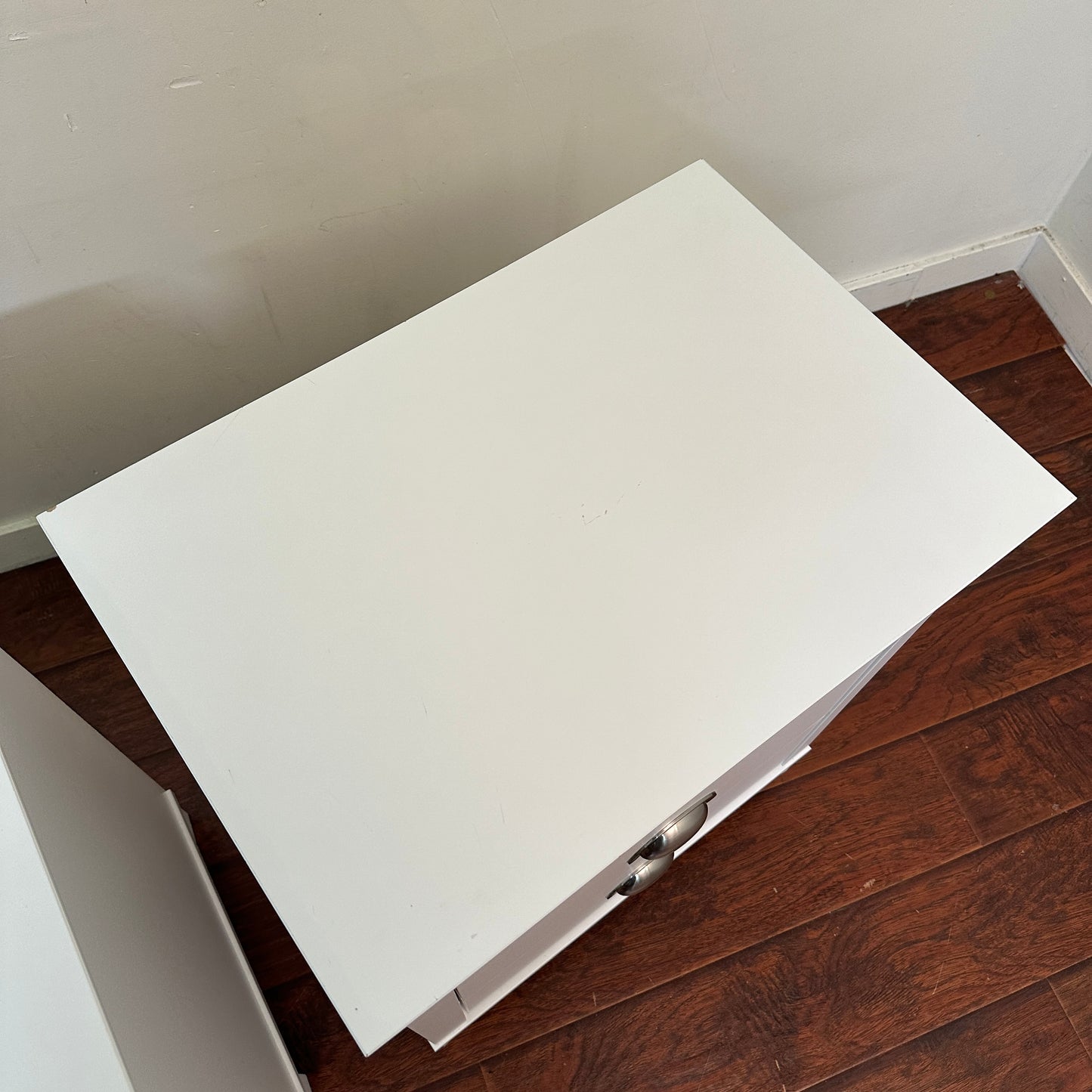 White 2-Drawers Nightstand (x2)