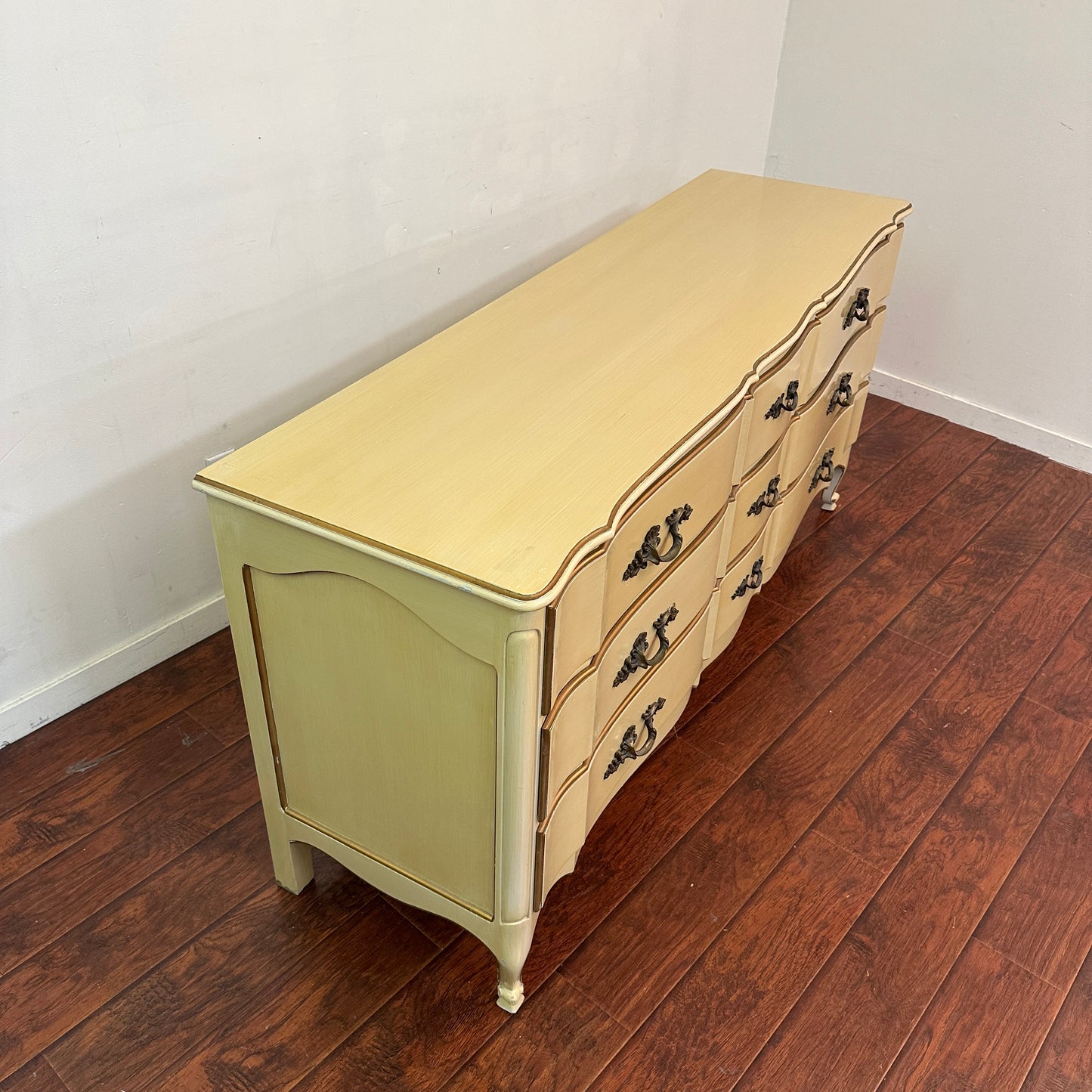 Vintage French Provincial Dresser - 1960s