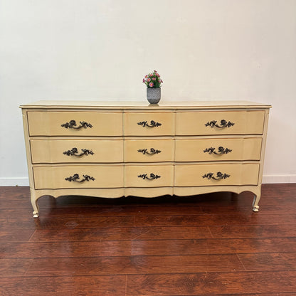 Vintage French Provincial Dresser - 1960s