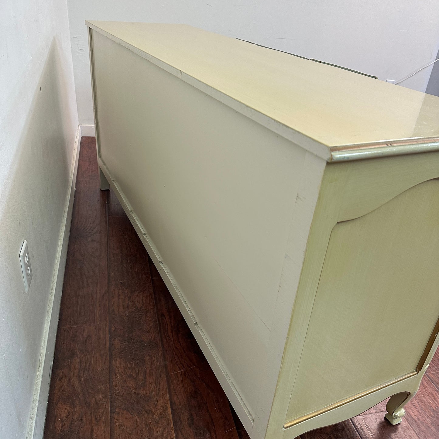 Vintage French Provincial Dresser - 1960s