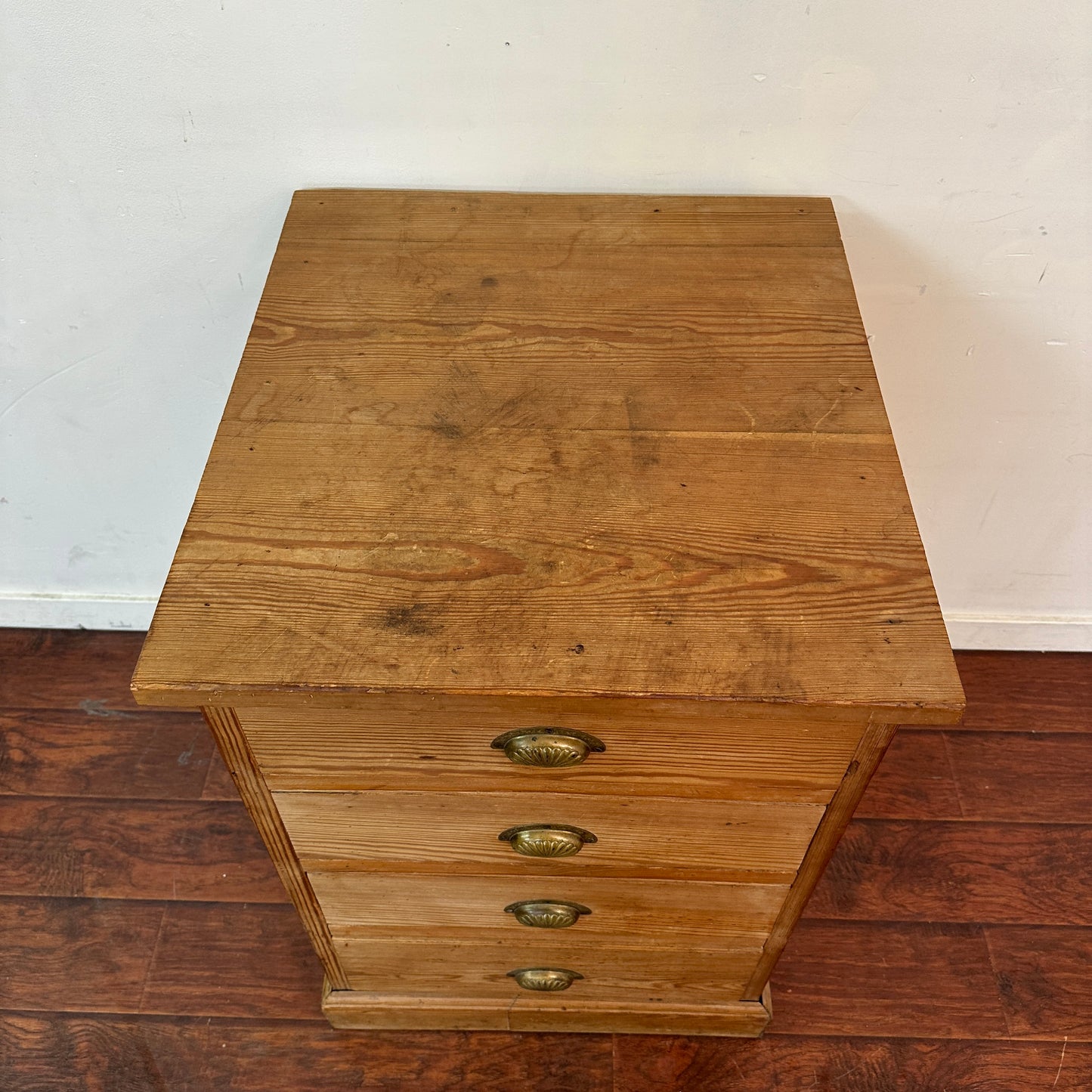 Vintage Wood 4 Drawers Chest of Drawers
