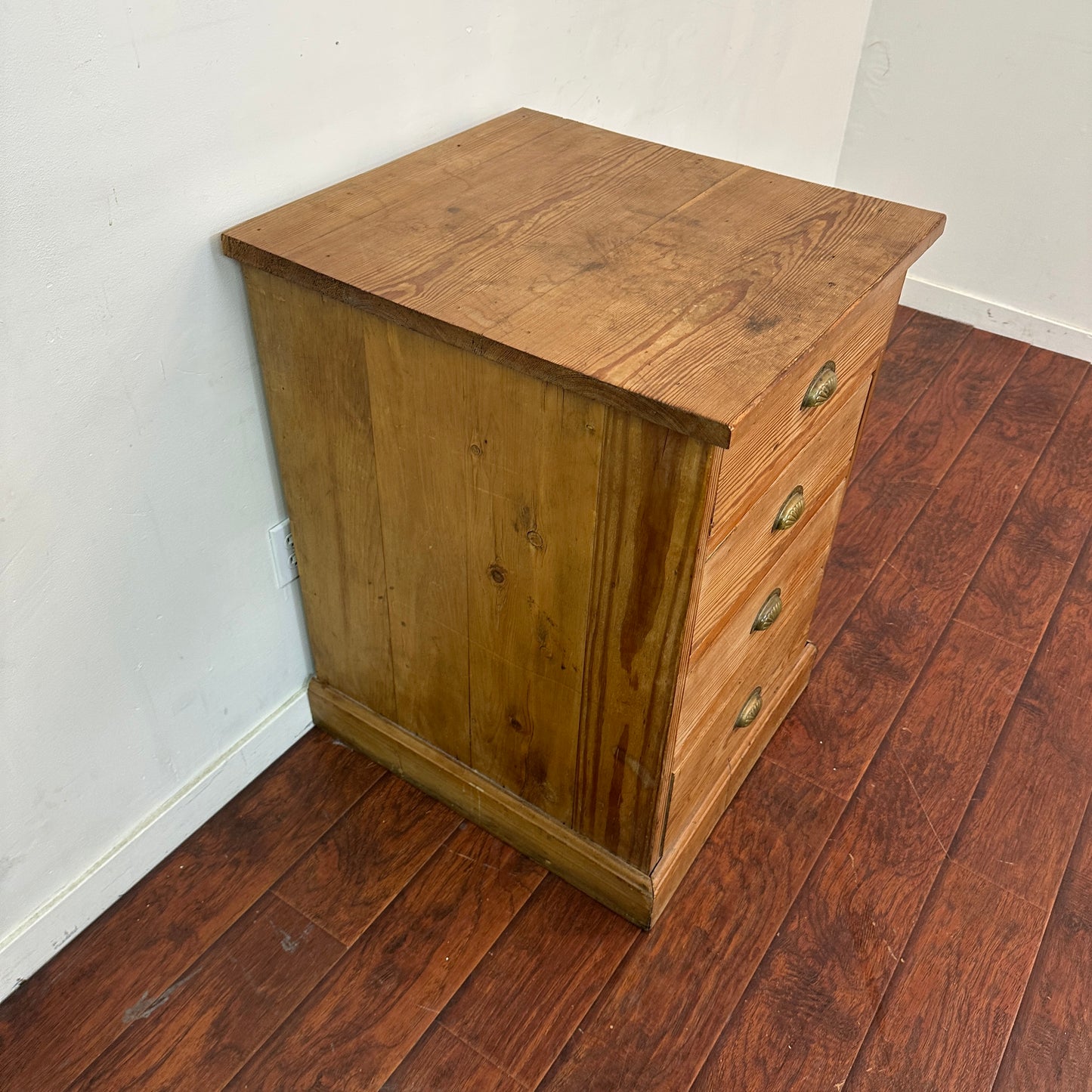 Vintage Wood 4 Drawers Chest of Drawers