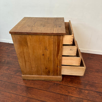 Vintage Wood 4 Drawers Chest of Drawers