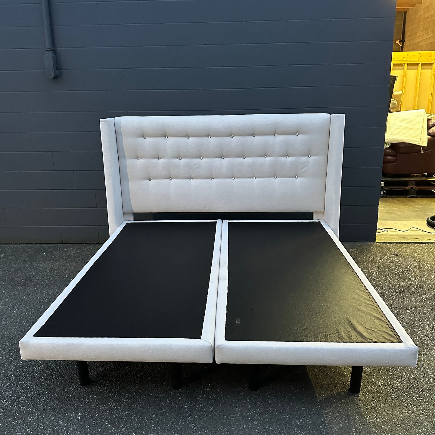 Wing Platform King Size Bed