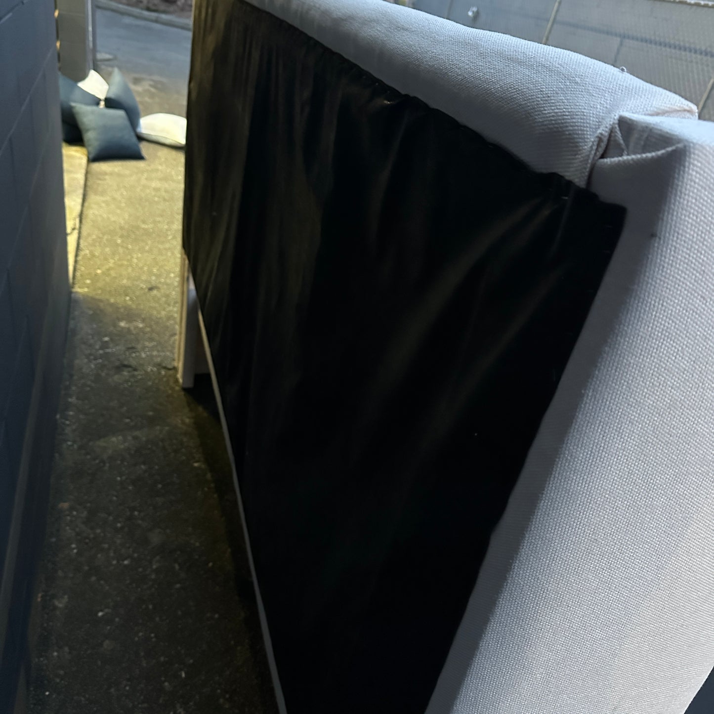 Wing Platform King Size Bed