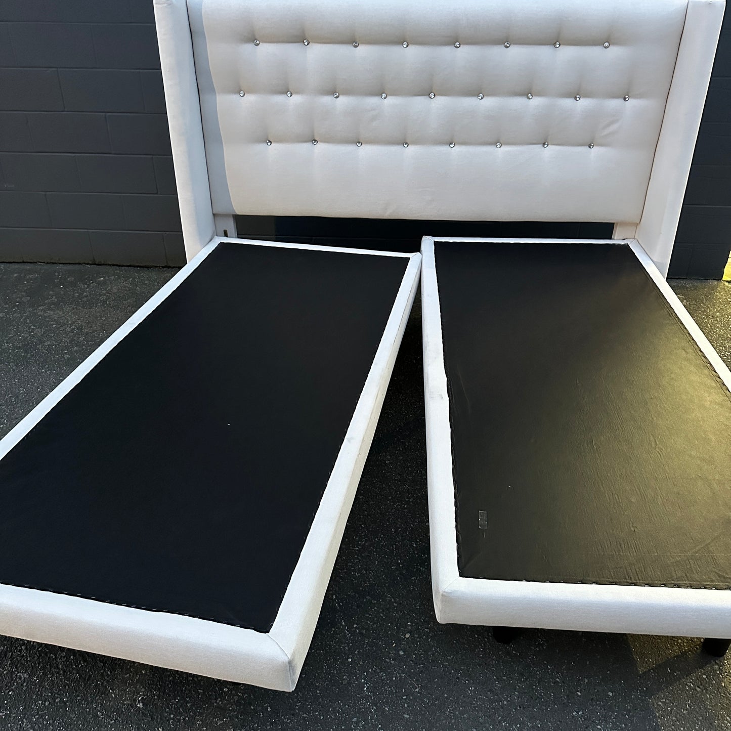 Wing Platform King Size Bed