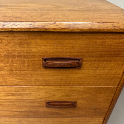 Mid-Century Modern Teak 9 Drawers Dresser