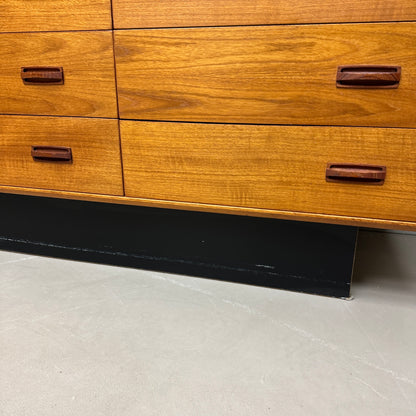 Mid-Century Modern Teak 9 Drawers Dresser